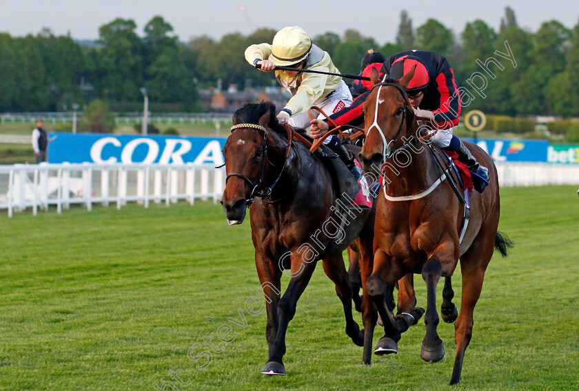 Coul-Kat-0004 
 COUL KAT (right, Ben Curtis) beats FINAL WATCH (left) in The Coral Supporting Prostate Cancer Handicap
Sandown 27 May 2021 - Pic Steven Cargill / Racingfotos.com