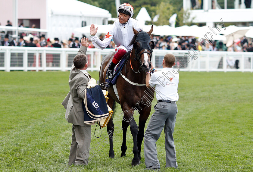 Advertise-0008 
 ADVERTISE (Frankie Dettori) after The Commonwealth Cup
Royal Ascot 21 Jun 2019 - Pic Steven Cargill / Racingfotos.com