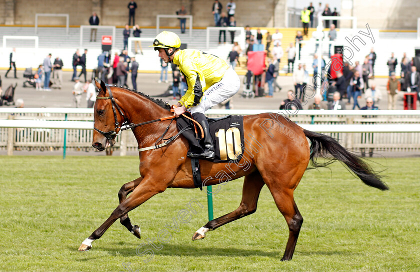 Yahsat-0001 
 YAHSAT (Clifford Lee)
Newmarket 12 Apr 2022 - Pic Steven Cargill / Racingfotos.com