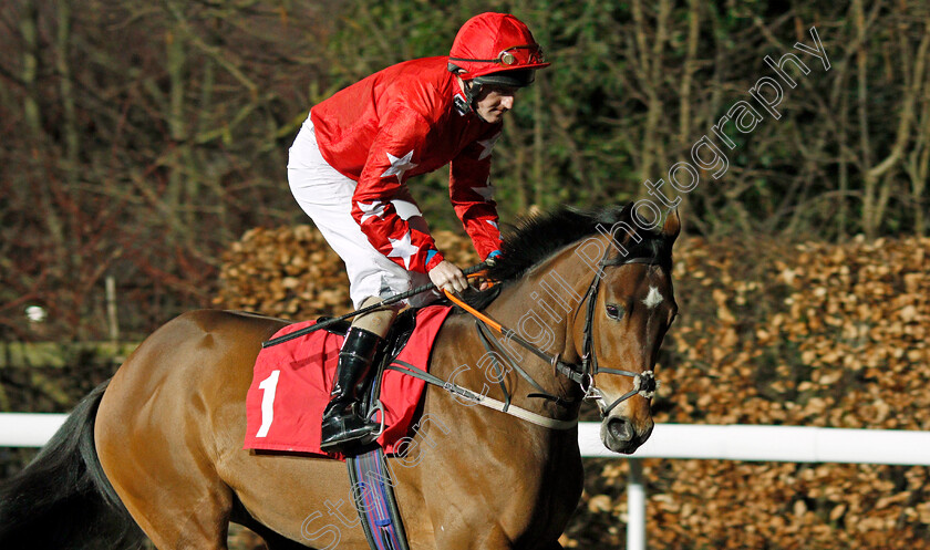 Chess-Move-0001 
 CHESS MOVE (Liam Keniry) Kempton 7 Mar 2018 - Pic Steven Cargill / Racingfotos.com