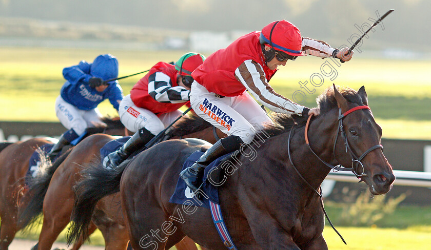 Honky-Tonk-Man-0005 
 HONKY TONK MAN (Trevor Whelan) wins The Watch Racing Free Online At Coral EBF Novice Stakes
Lingfield 28 Oct 2021 - Pic Steven Cargill / Racingfotos.com