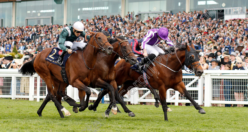 Merchant-Navy-0004 
 MERCHANT NAVY (right, Ryan Moore) beats CITY LIGHT (left) in The Diamond Jubilee Stakes
Royal Ascot 23 Jun 2018 - Pic Steven Cargill / Racingfotos.com