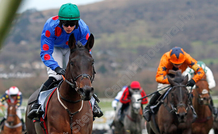 Wodhooh-0001 
 WODHOOH (Danny Gilligan) wins The Betmgm Mares Handicap Hurdle
Cheltenham 14 Dec 2024 - Pic Steven Cargill / Racingfotos.com