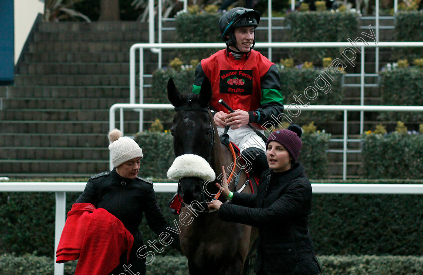 Hunters-Call-0008 
 HUNTERS CALL (Jack Kennedy) after The Racing Welfare Handicap Hurdle Ascot 23 Dec 2017 - Pic Steven Cargill / Racingfotos.com