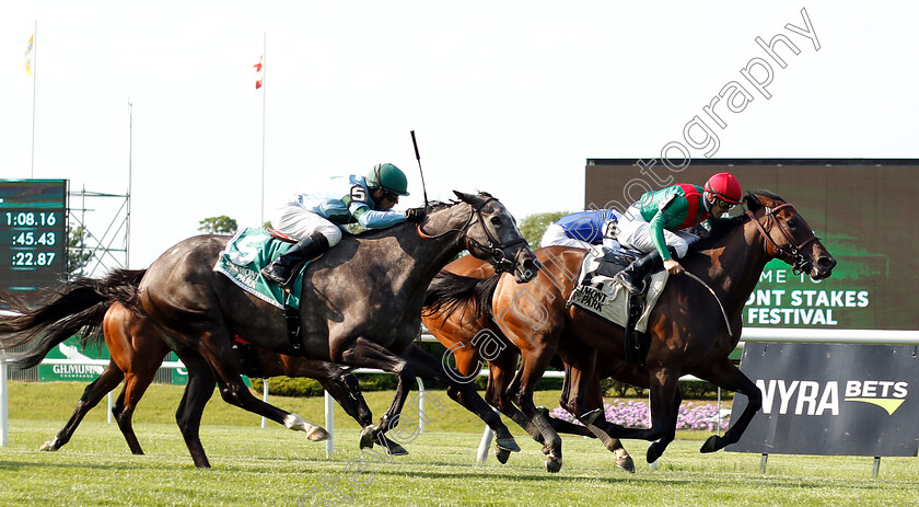 La-Sardane-0003 
 LA SARDANE (Flavien Prat) beats HEAVENLY SCORE (left) in The Intercontinental Stakes
Belmont Park 7 Jun 2018 - Pic Steven Cargill / Racingfotos.com