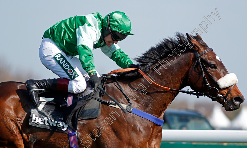 Thomas-Patrick-0007 
 THOMAS PATRICK (Richard Johnson) wins The Betway Handicap Chase Aintree 14 Apr 2018 - Pic Steven Cargill / Racingfotos.com