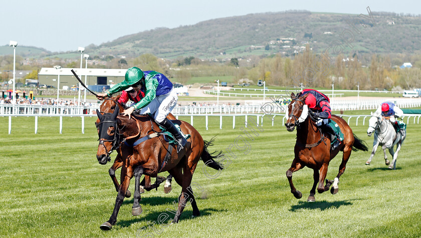 Midnight-Target-0003 
 MIDNIGHT TARGET (Lee Edwards) wins The EBF / TBA Mares Novices Handicap Chase Cheltenham 19 Apr 2018 - Pic Steven Cargill / Racingfotos.com