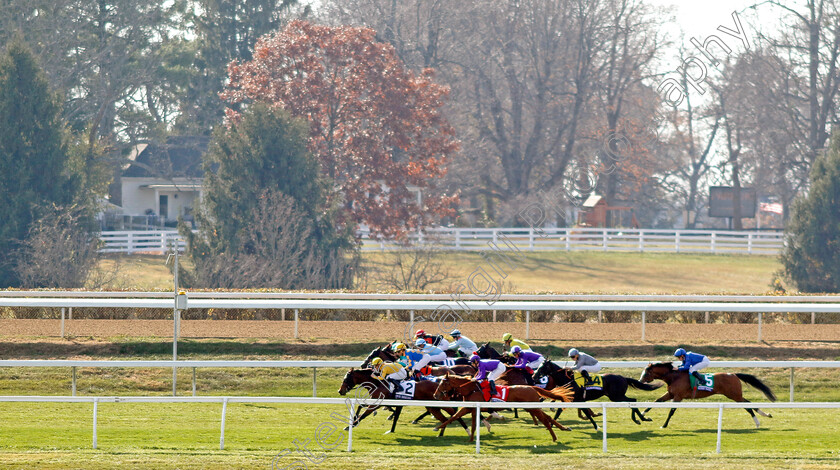 Mischief-Magic-0020 
 MISCHIEF MAGIC (right, William Buick) is slowest away before winning The Breeders' Cup Juvenile Tuf Sprint
Keeneland USA, 4 Nov 2022 - Pic Steven Cargill / Racingfotos.com