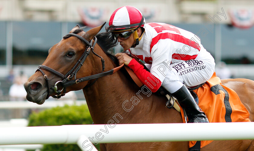 Catch-A-Bid-0004 
 CATCH A BID (Javier Castellano) wins Maiden
Belmont Park USA 6 Jun 2019 - Pic Steven Cargill / Racingfotos.com