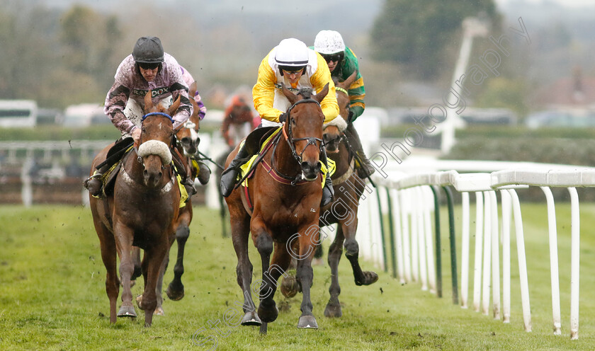 Apple-Away-0005 
 APPLE AWAY (Stephen Mulqueen) wins The Winners Wear Cavani Sefton Novices Hurdle
Aintree 14 Apr 2023 - Pic Steven Cargill / Racingfotos.com