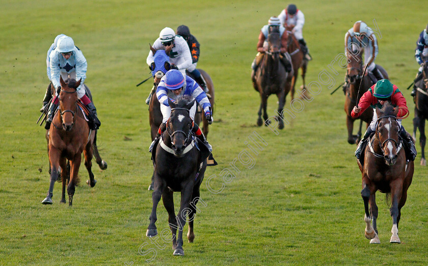 Masked-Identity-0002 
 MASKED IDENTITY (left, Josephine Gordon) beats GODDESS OF FIRE (right) in The 888sport Bet 10 Get 30 Handicap
Newmarket 29 Oct 2021 - Pic Steven Cargill / Racingfotos.com