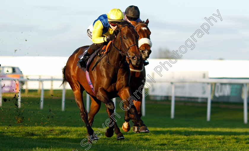 Balmoral-Lady-0002 
 BALMORAL LADY (Saffie Osborne) wins The Free Digital Racecard At raceday-ready.com Handicap
Yarmouth 22 Oct 2024 - Pic Steven Cargill / Racingfotos.com