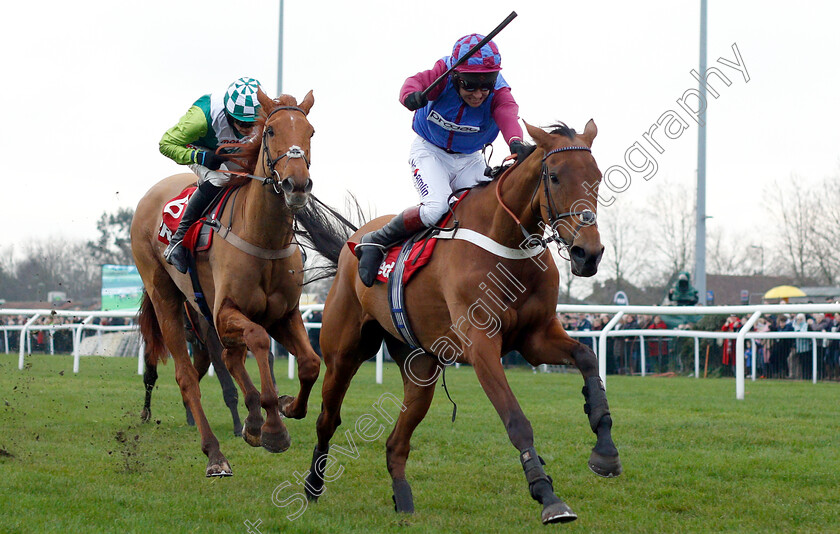 La-Bague-Au-Roi-0005 
 LA BAGUE AU ROI (Richard Johnson) beats TOPOFTHEGAME (left) in The 32Red Kauto Star Novices Chase
Kempton 26 Dec 2018 - Pic Steven Cargill / Racingfotos.com