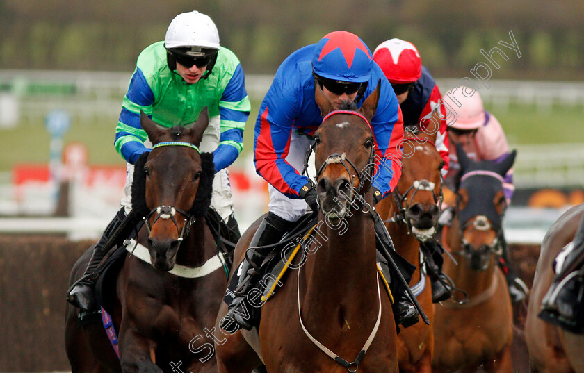 Splash-Of-Ginge-0001 
 SPLASH OF GINGE (Tom Bellamy) Cheltenham 16 Dec 2017 - Pic Steven Cargill / Racingfotos.com