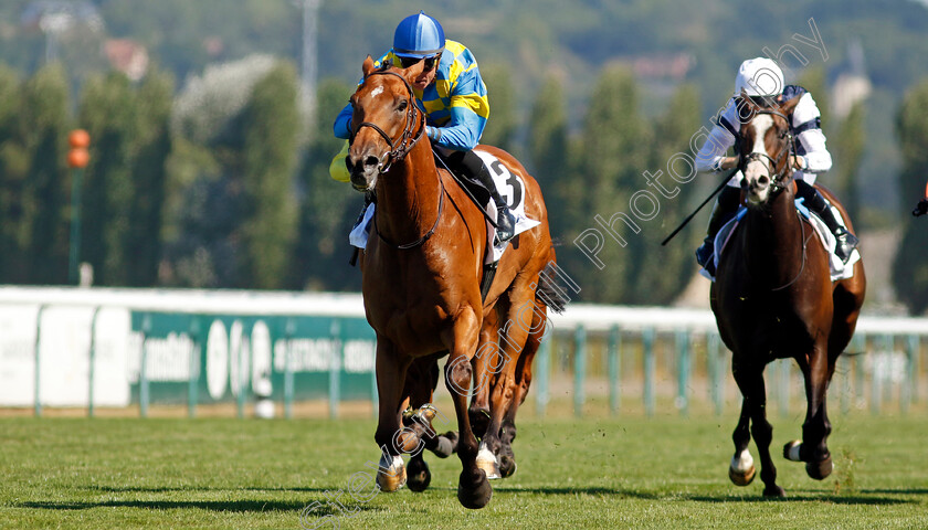 Coeur-De-Pierre-0004 
 COEUR DE PIERRE (T Piccone) wins The Prix du Cercle
Deauville 7 Aug 2022 - Pic Steven Cargill / Racingfotos.com