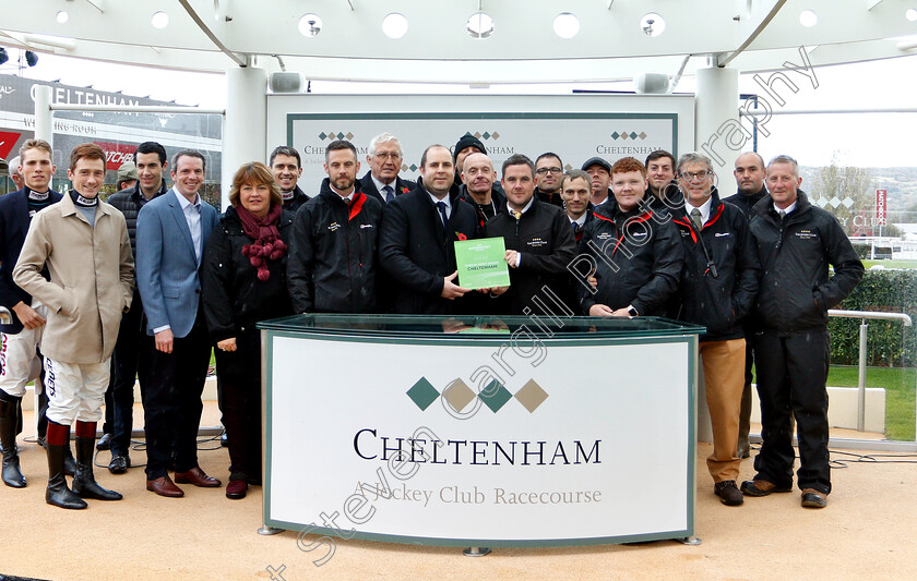 Groundstaff-Award-0001 
 Caroline Davies of the RCA presenting a groundstaff award for outstanding achievement to the Cheltenham team. 
Cheltenham 26 Oct 2018 - Pic Steven Cargill / Racingfotos.com