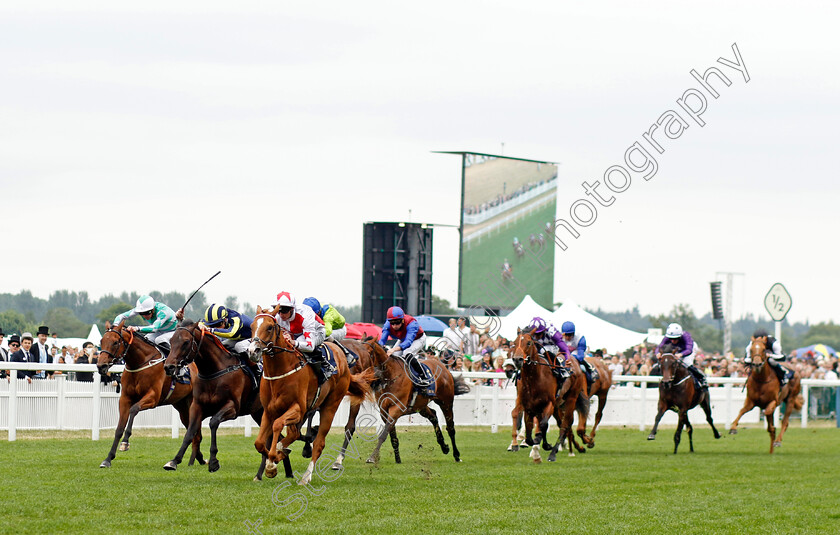 Holloway-Boy-0001 
 HOLLOWAY BOY (Daniel Tudhope) wins The Chesham Stakes
Royal Ascot 18 Jun 2022 - Pic Steven Cargill / Racingfotos.com