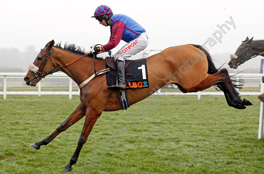 La-Bague-Au-Roi-0002 
 LA BAGUE AU ROI (Noel Fehily) wins The OLBG.com Mares Hurdle Ascot 20 Jan 2018 - Pic Steven Cargill / Racingfotos.com