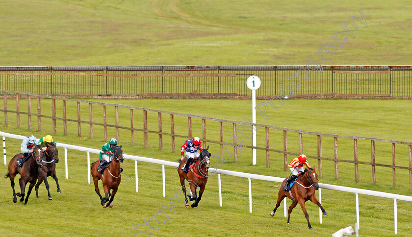 Singing-The-Blues-0007 
 SINGING THE BLUES (Daniel Muscutt) wins The valuerater.co.uk Handicap
Bath 18 Jul 2020 - Pic Steven Cargill / Racingfotos.com