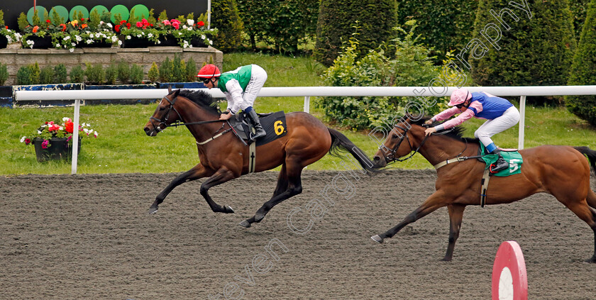 Stockpyle-0002 
 STOCKPYLE (Jack Doughty) beats DEMBE (right) in The Try Unibet's New Acca Boosts Apprentice Handicap
Kempton 12 Jun 2024 - Pic Steven Cargill / Racingfotos.com