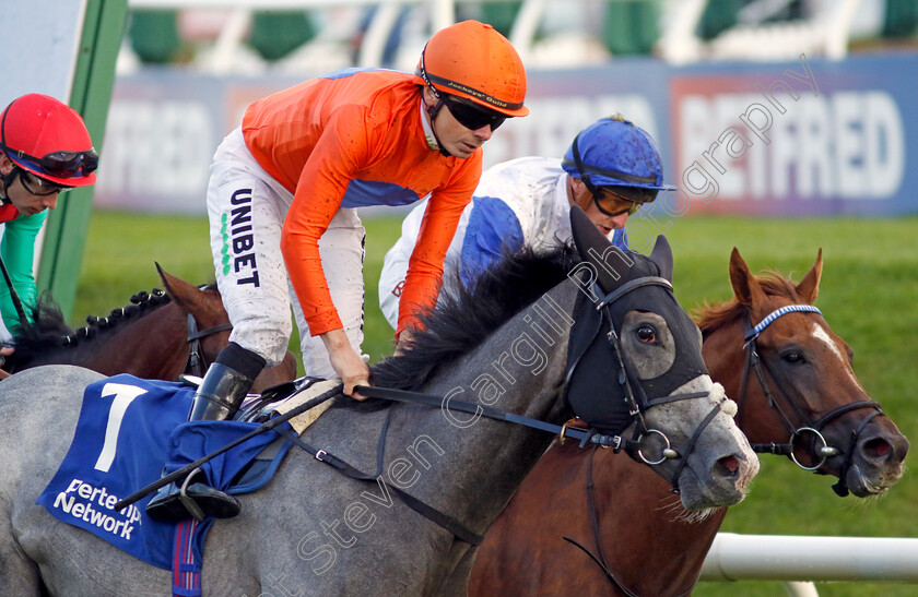 Grey-Cuban-0001 
 GREY CUBAN (Jamie Spencer) wins The Pertemps Network Handicap
Doncaster 12 Sep 2024 - Pic Steven Cargill / Racingfotos.com