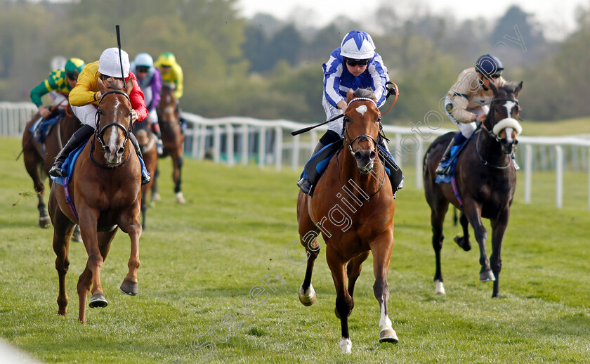 Kitsune-Power-0007 
 KITSUNE POWER (centre, Ray Dawson) beats MANHATTANVILLE (left) in The Caffrey's Irish Ale Handicap
Leicester 23 Apr 2022 - Pic Steven Cargill / Racingfotos.com