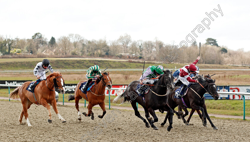 Glasvegas-0001 
 GLASVEGAS (Ryan Moore) beats LUNA MAGIC (right) and DUTUGAMUNU (left) in The Bombardier British Hopped Amber Beer Handicap
Lingfield 6 Mar 2021 - Pic Steven Cargill / Racingfotos.com