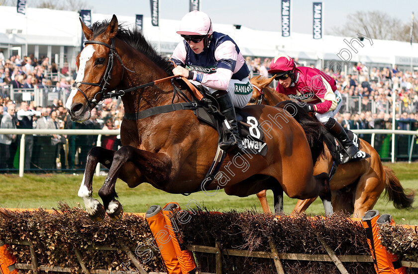 The-Big-Bite-0001 
 THE BIG BITE (Ciaran Gethings)
Aintree 6 Apr 2019 - Pic Steven Cargill / Racingfotos.com