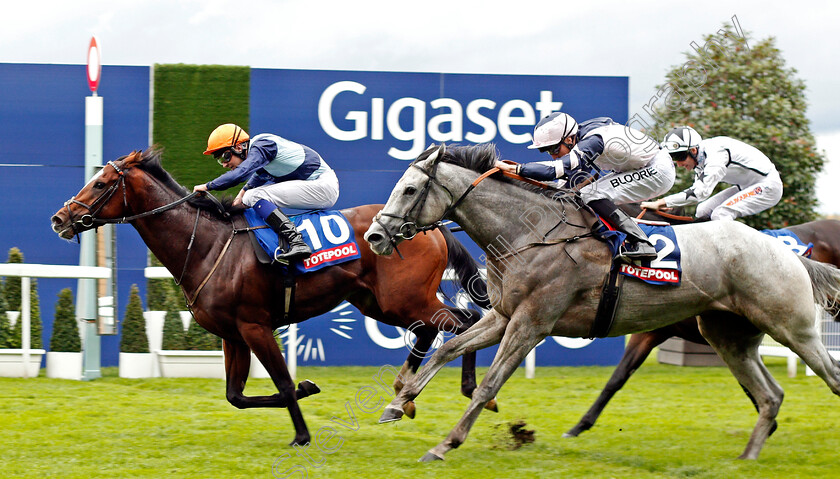 Accidental-Agent-0004 
 ACCIDENTAL AGENT (left, Charles Bishop) beats LORD GLITTERS (right) in The Totescoop6 Challenge Cup Ascot 7 Oct 2017 - Pic Steven Cargill / Racingfotos.com