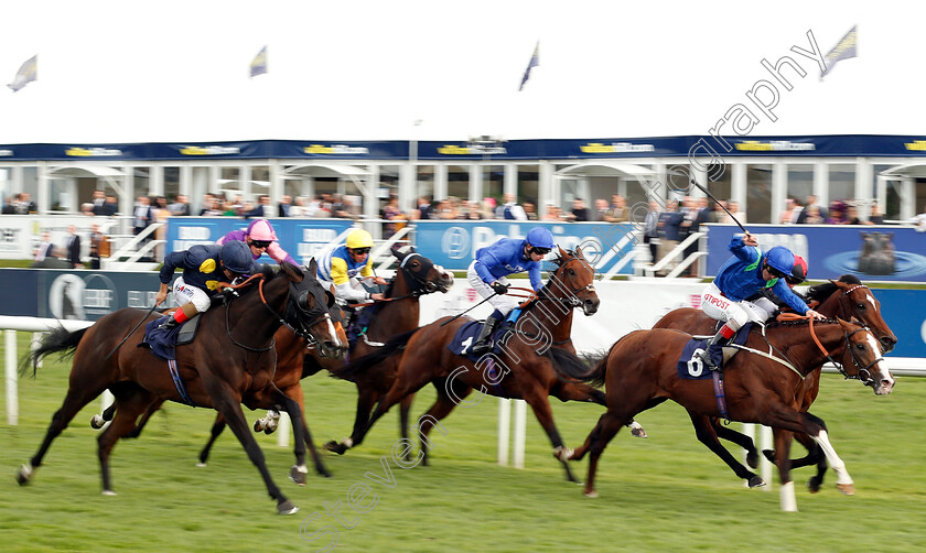 Another-Eclipse-0001 
 ANOTHER ECLIPSE (left, Andrea Atzeni) beats AQUARIUM (right) in The Mechanical Facilities Handicap
Doncaster 13 Sep 2018 - Pic Steven Cargill / Racingfotos.com