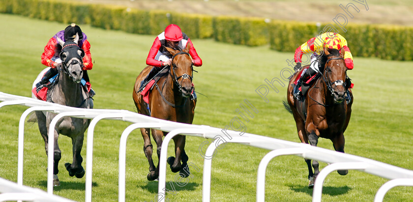 Savvy-Victory-0007 
 SAVVY VICTORY (right, Tom Marquand) beats POKER FACE (centre) and SAGA (left) in The Davies Insurance Solutions Gala Stakes
Sandown 7 Jul 2023 - Pic Steven Cargill / Racingfotos.com