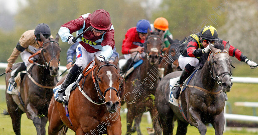 Inviolable-Spirit-0003 
 INVIOLABLE SPIRIT (left, Paul Hanagan) beats OSWALD (right) in The Totetrifecta Handicap Leicester 28 Apr 2018 - Pic Steven Cargill / Racingfotos.com