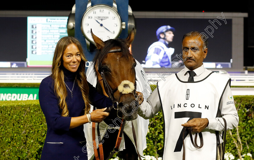 Royal-Dubai-0010 
 ROYAL DUBAI with trainer Lucie Botti winner of The Lincoln Corsair Handicap
Meydan 2 Feb 2024 - Pic Steven Cargill / Racingfotos.com