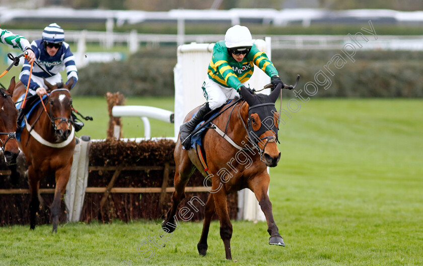 Mystical-Power-0004 
 MYSTICAL POWER (Mark Walsh) wins the Trustatrader Top Novices Hurdle
Aintree 12 Apr 2024 - Pic Steven Cargill / Racingfotos.com