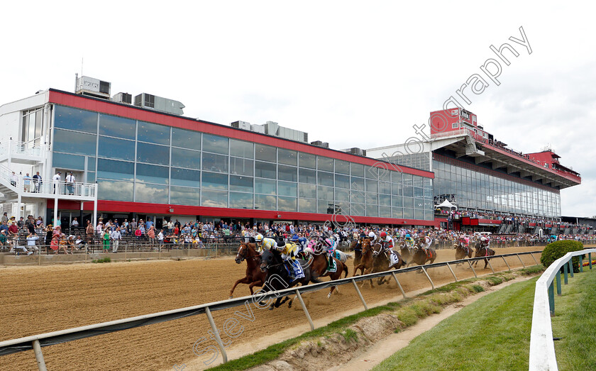 Tenfold-0001 
 TENFOLD (far right, Ricardo Santana) out the back at the first turn on his way to winning The Pimlico Special
Pimlico, Baltimore USA, 17 May 2019 - Pic Steven Cargill / Racingfotos/com