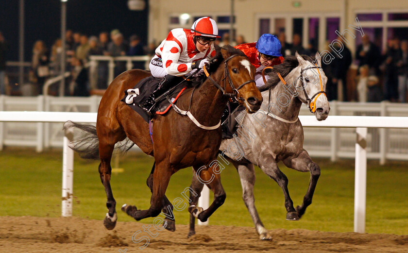 Lady-Willpower-0003 
 LADY WILLPOWER (left, William Cox) beats MOON SONG (right) in The Bet totequadpot At betfred.com Fillies Novice Stakes Div1 Chelmsford 1 Dec 2017 - Pic Steven Cargill / Racingfotos.com