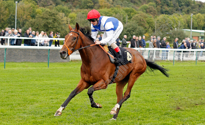 Glentaneous-0005 
 GLENTANEOUS (Andrea Atzeni) wins the Kier Construction Handicap
Nottingham 13 Oct 2021 - Pic Steven Cargill / Racingfotos.com