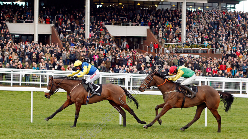 Tikkanbar-0006 
 TIKKANBAR (Noel Fehily) beats AINCHEA (right) in The Ballymore Novices Hurdle Cheltenham 1 Jan 2018 - Pic Steven Cargill / Racingfotos.com