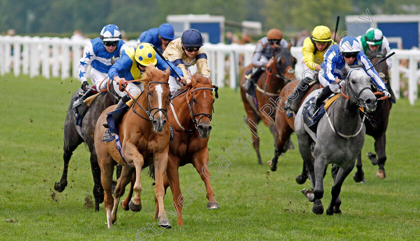 Dream-Of-Dreams-0003 
 DREAM OF DREAMS (left, Ryan Moore) beats GLEN SHIEL (2nd right) and ART POWER (right) in The Diamond Jubilee Stakes
Royal Ascot 19 Jun 2021 - Pic Steven Cargill / Racingfotos.com