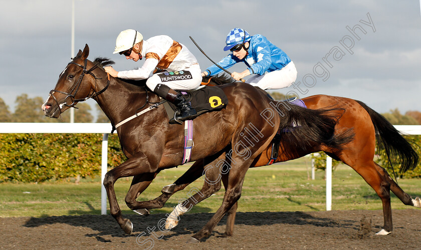 Dream-Catching-0005 
 DREAM CATCHING (Jason Watson) wins The 32Red On The App Store Handicap
Kempton 18 Sep 2018 - Pic Steven Cargill / Racingfotos.com