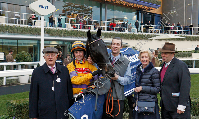 Gold-Present-0006 
 GOLD PRESENT (Nico de Boinville) with trainer Nicky Henderson and owners Mr & Mrs Cotton after The Lavazza Silver Cup Handicap Chase Ascot 23 Dec 2017 - Pic Steven Cargill / Racingfotos.com