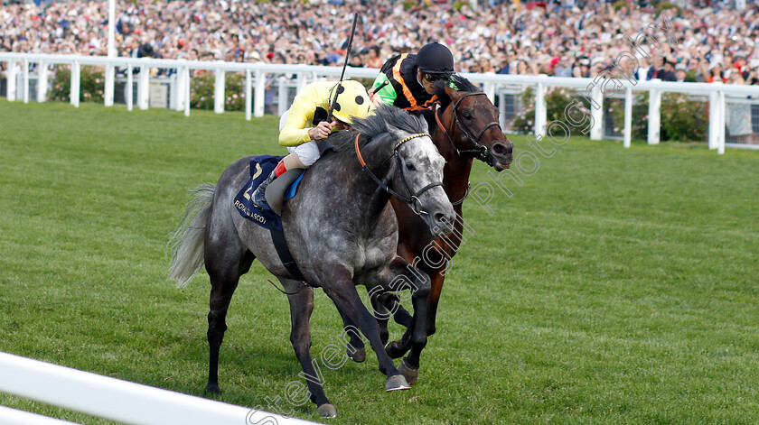 Defoe-0004 
 DEFOE (Andrea Atzeni) beats NAGANO GOLD (right) in The Hardwicke Stakes
Royal Ascot 22 Jun 2019 - Pic Steven Cargill / Racingfotos.com