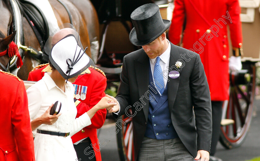 Duke-and-Duchess-of-Sussex-0001 
 Duke and Duchess Of Sussex
Royal Ascot 19 Jun 2018 - Pic Steven Cargill / Racingfotos.com