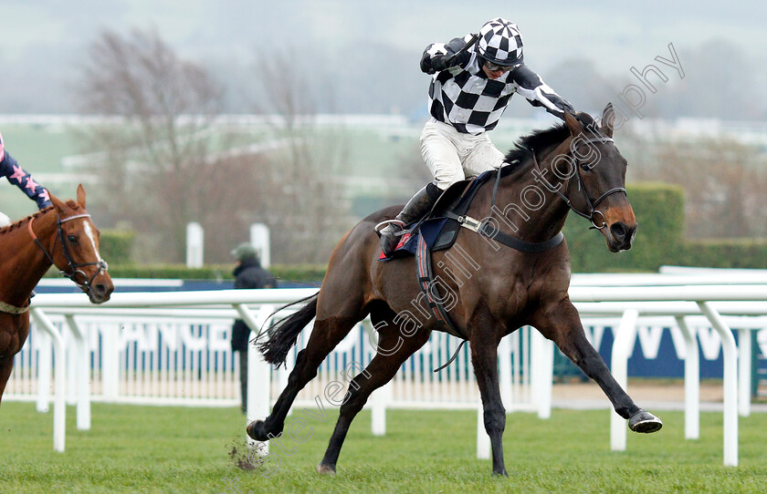 Drovers-Lane-0002 
 DROVERS LANE (Sean Bowen) wins The Ryman Novices Chase
Cheltenham 15 Dec 2018 - Pic Steven Cargill / Racingfotos.com