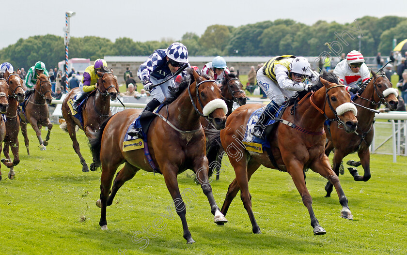 Dakota-Gold-0004 
 DAKOTA GOLD (right, Connor Beasley) beats MAKANAH (left) in The Churchill Tyres Handicap
York 11 May 2022 - Pic Steven Cargill / Racingfotos.com