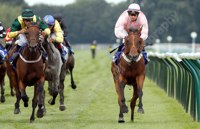 Destinys-Rock-0004 
 DESTINYS ROCK (right, Cieren Fallon) beats APACHE BLAZE (left) in The Mansionbet Training Series Apprentice Handicap
Nottingham 16 Jul 2019 - Pic Steven Cargill / Racingfotos.com