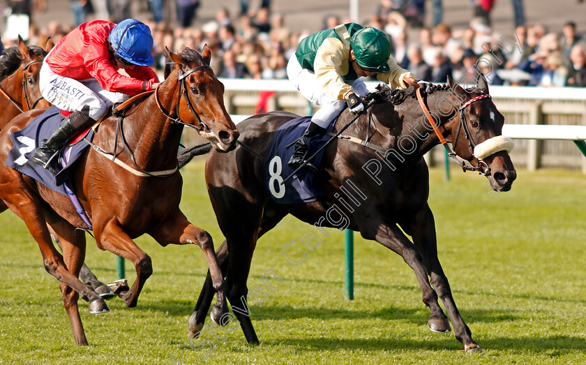 Toy-Theatre-0004 
 TOY THEATRE (right, Silvestre De Sousa) beats PARLANCE (left) in The Swynford Manor Wedding Venue Fillies Handicap Newmarket 28 Sep 2017 - Pic Steven Cargill / Racingfotos.com