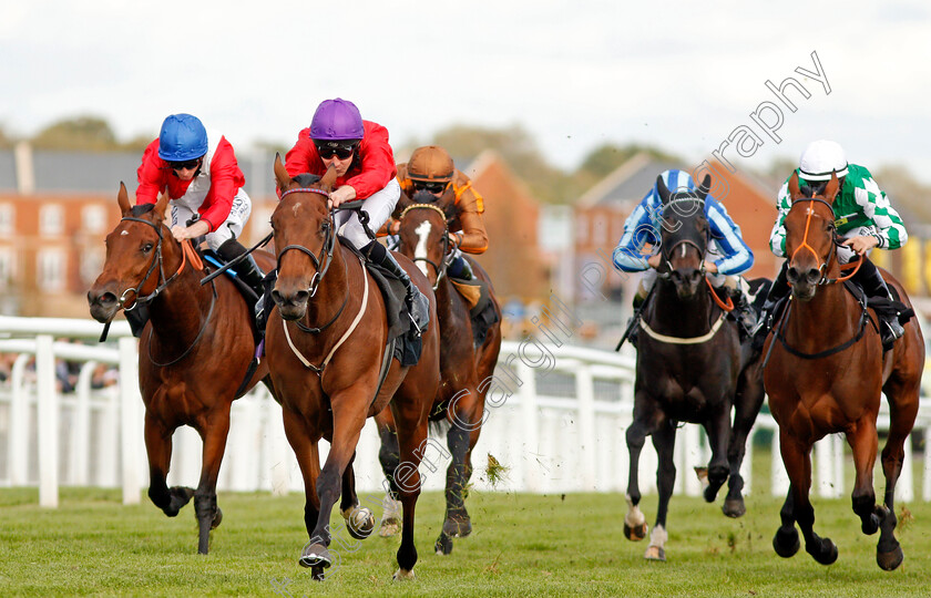 Magnolia-Springs-0002 
 MAGNOLIA SPRINGS (Charles Bishop) beats LAMYA (right) and VERACIOUS (left) in The Dubai Duty Free Full Of Surprises EBF Stallions Fillies Stakes Newbury 22 Sep 2017 - Pic Steven Cargill / Racingfotos.com