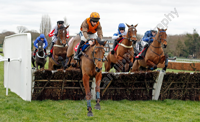 Glengolly-0002 
 GLENGOLLY (Gavin Sheehan) 
Sandown 3 Feb 2024 - Pic Steven Cargill / Racingfotos.com