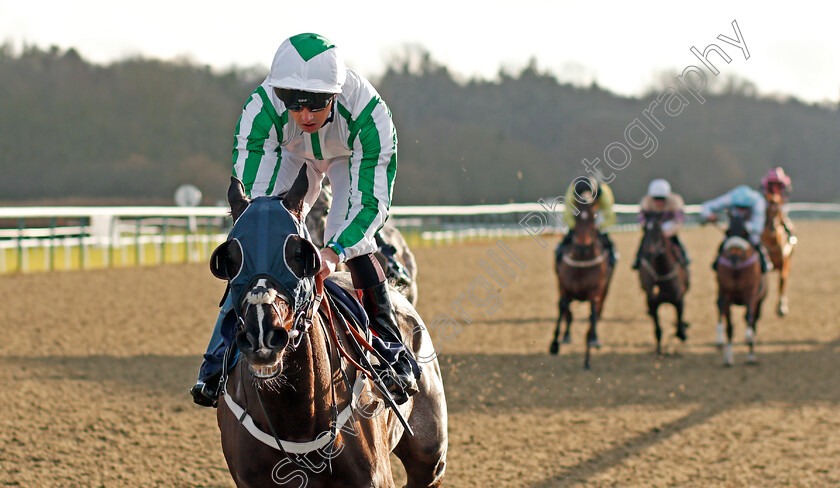 Author s-Dream-0004 
 AUTHOR'S DREAM (Martin Harley) wins The Betway Stayers Handicap Lingfield 10 Jan 2018 - Pic Steven Cargill / Racingfotos.com